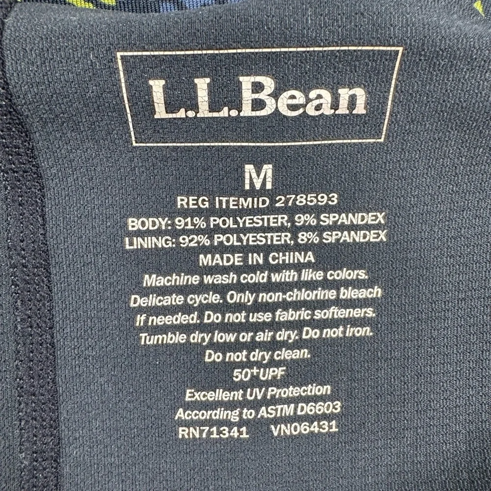 Women’s L.L. Bean Navy Blue skort with zip pocket size medium